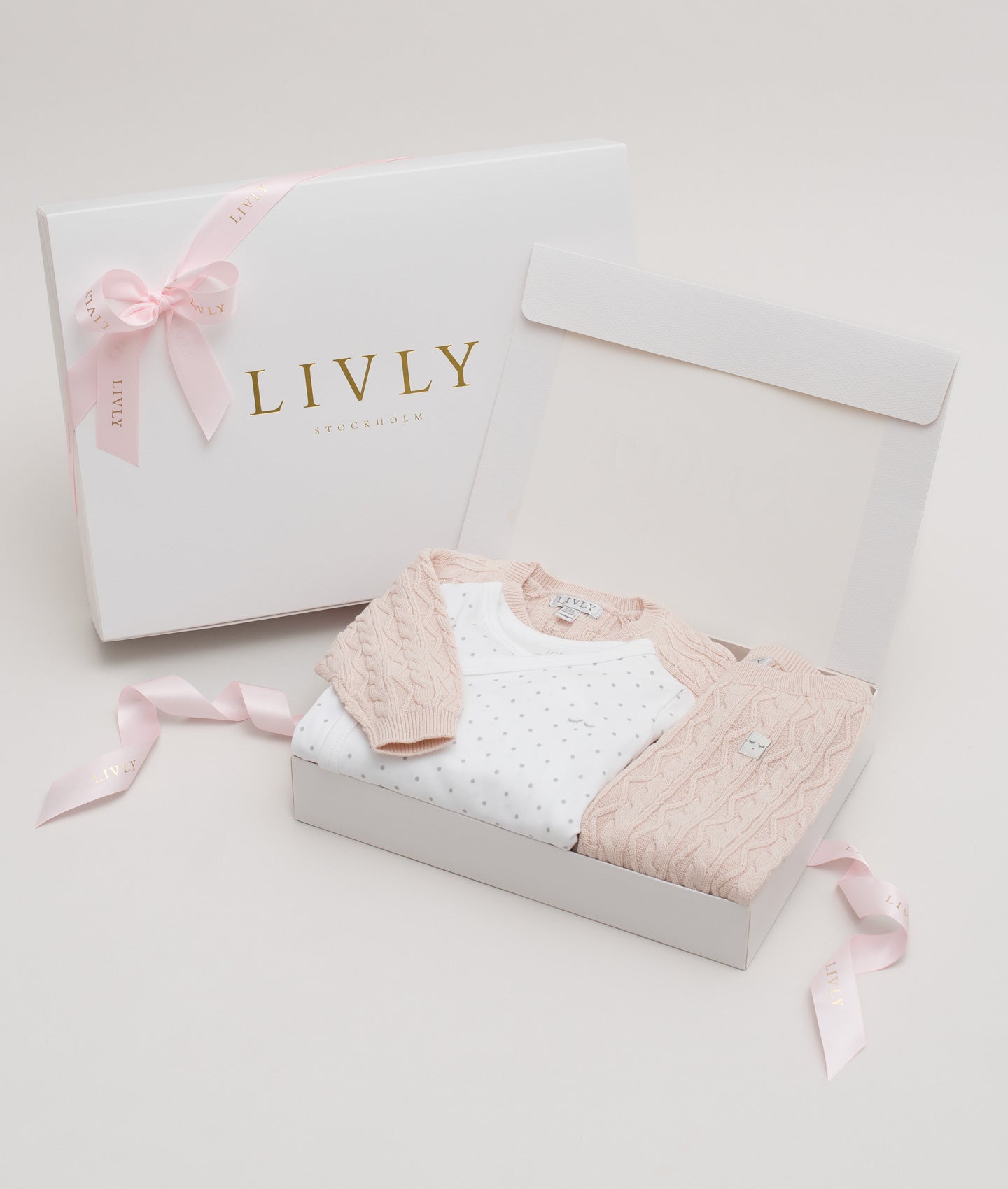 Cable Knit Gift Set